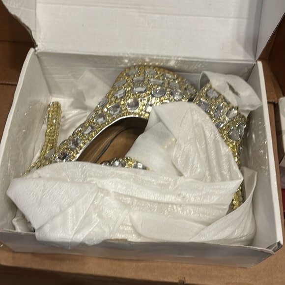 Rhinestone heels size 7.5 (40) comes with new heel, gems, glue, and backing. - Picture 2 of 7